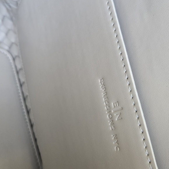 Expressions NYC Large Beige Woven Tote Bag - Picture 11 of 13